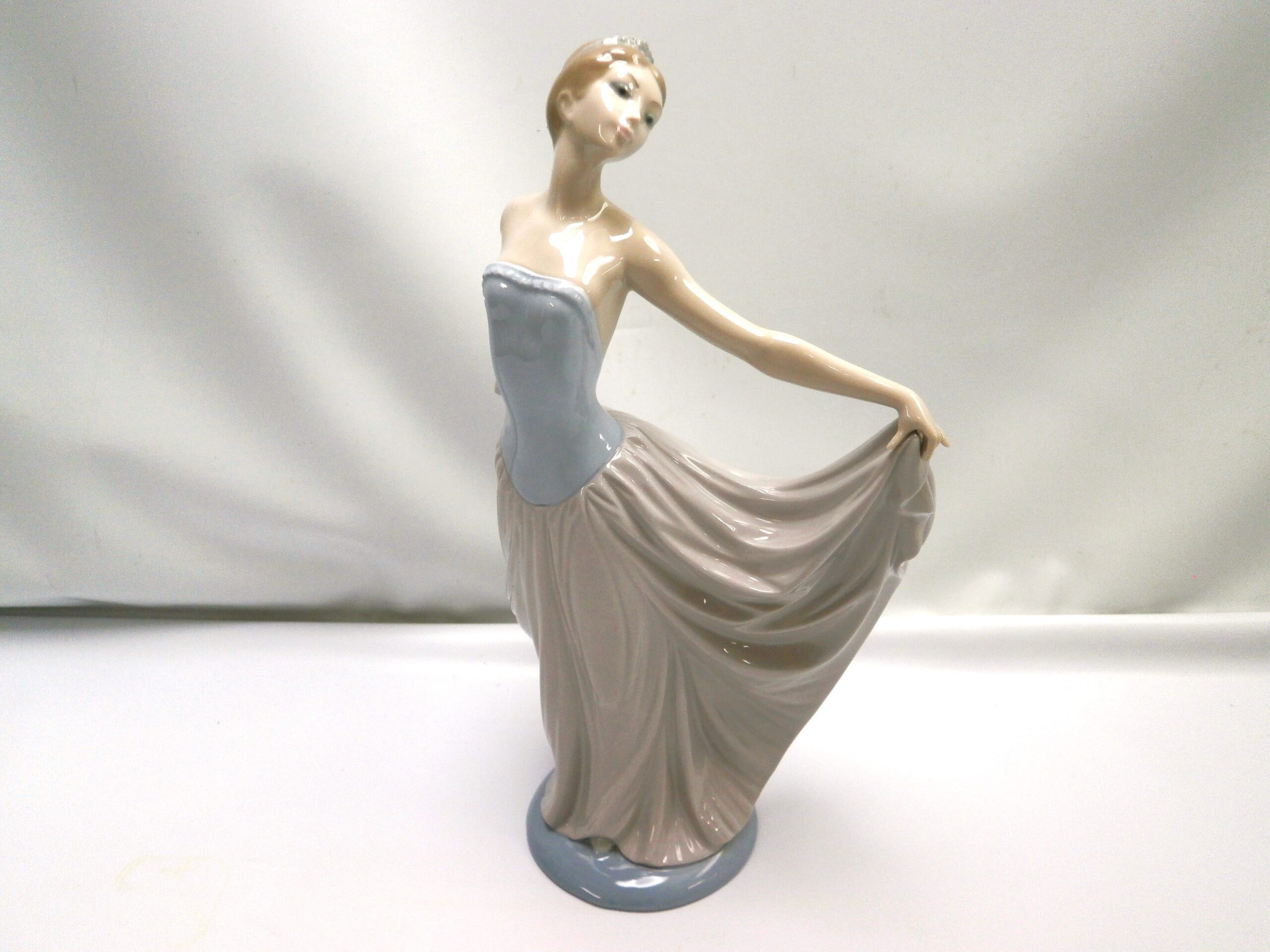 リヤドロ  5050  踊る少女  バレリーナ 楽天市場】リヤドロ 踊る少女 スペシャルバージョン バレエ